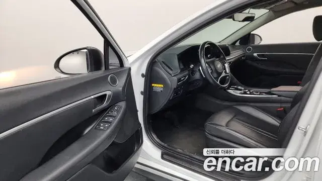 Hyundai Sonata Hybrid 2019 — Şəkil 24/32