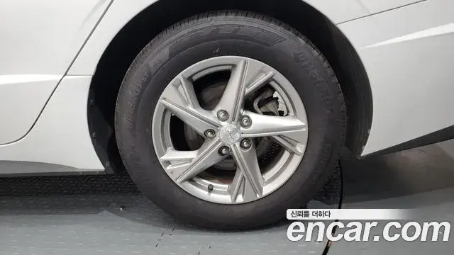 Hyundai Sonata Hybrid 2019 — Şəkil 26/32