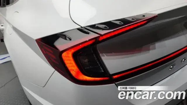 Hyundai Sonata Hybrid 2019 — Şəkil 7/32