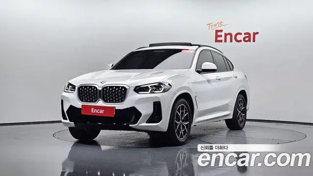 BMW X4 2022 — ფოტო 8/34