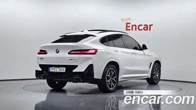 BMW X4 2022 — ფოტო 16/34