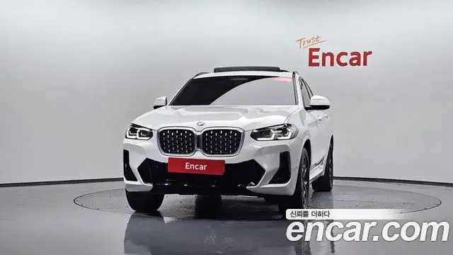 BMW X4 2022 — ფოტო 29/34