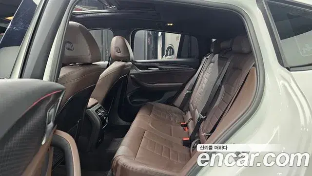 BMW X4 2022 — ფოტო 33/34