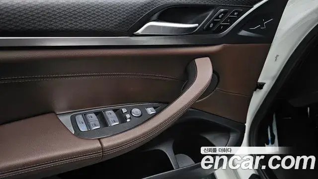 BMW X4 2022 — ფოტო 27/34