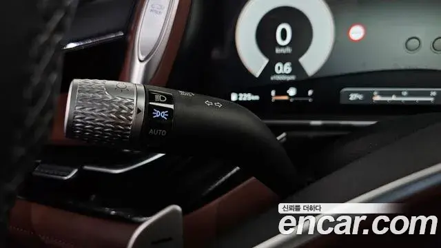 Genesis G90 2022 — Photo 32/35