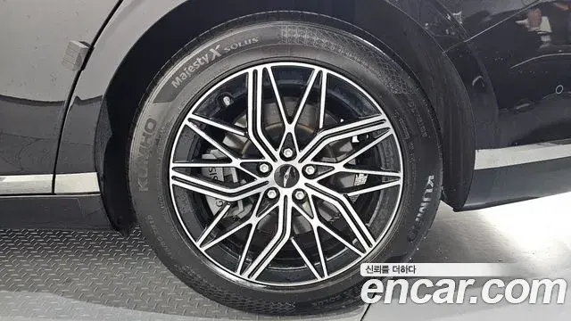 Genesis G90 2022 — Photo 15/35