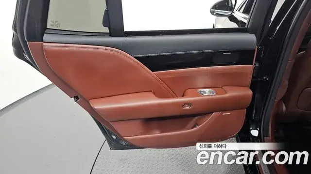 Genesis G90 2022 — Photo 6/35