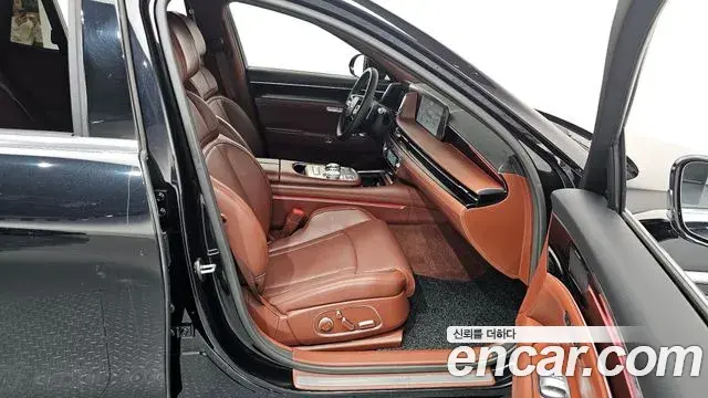 Genesis G90 2022 — Photo 10/35