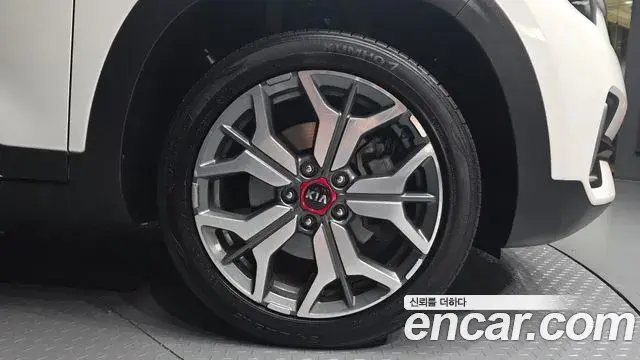 Kia Seltos 2020 — Photo 24/32