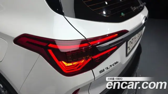 Kia Seltos 2020 — Photo 8/32