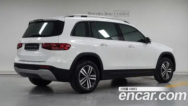 Mercedes-Benz GLB-Class 2021 — Şəkil 10/17