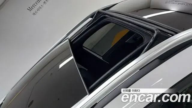 Mercedes-Benz GLB-Class 2021 — Şəkil 7/17
