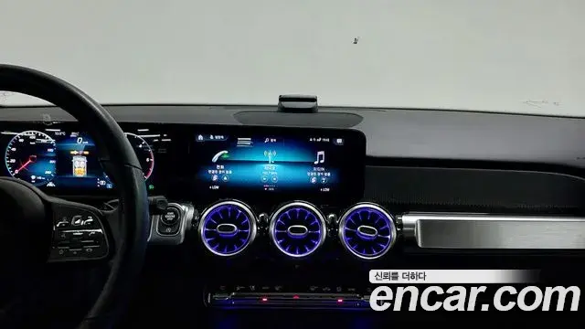 Mercedes-Benz GLB-Class 2021 — Şəkil 9/17
