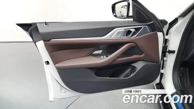 BMW 4 Series 2025 — Şəkil 33/34