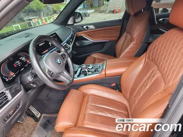 BMW X7 2021 — Photo 18/20