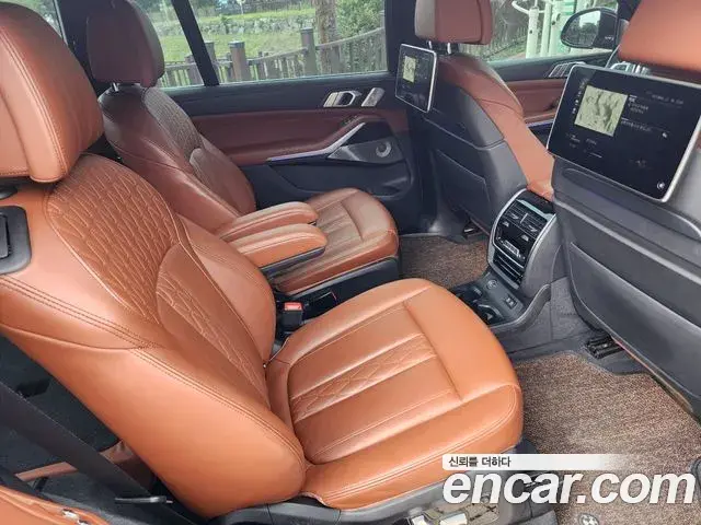 BMW X7 2021 — Photo 17/20