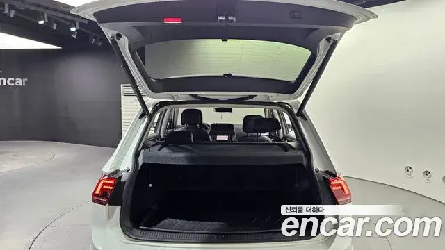 Volkswagen Tiguan 2020 — Photo 5/20