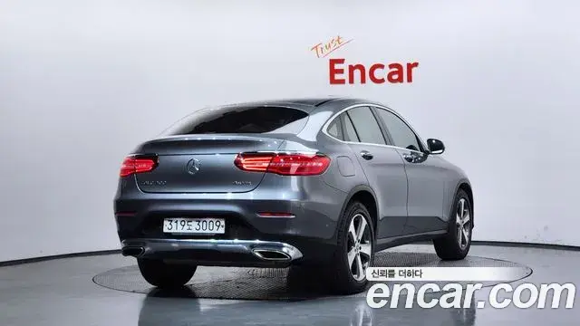 Mercedes-Benz GLC-Class 2019 — Şəkil 7/34