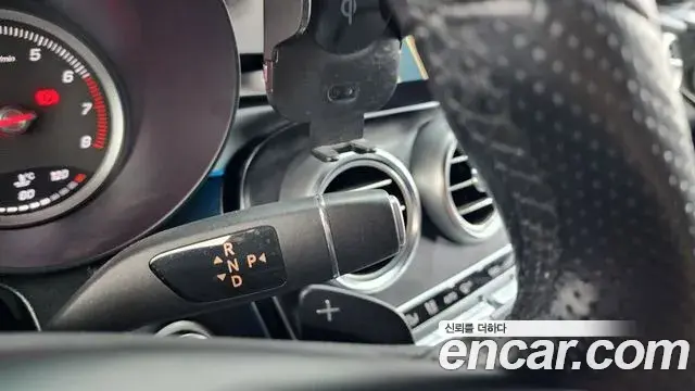 Mercedes-Benz GLC-Class 2019 — Şəkil 2/34