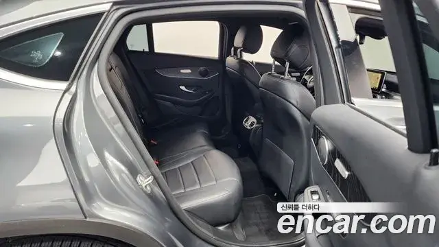 Mercedes-Benz GLC-Class 2019 — Şəkil 32/34