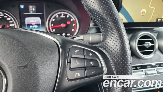 Mercedes-Benz GLC-Class 2019 — Şəkil 25/34
