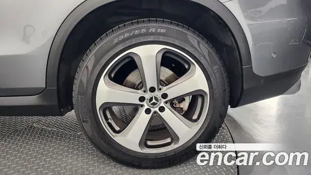 Mercedes-Benz GLC-Class 2019 — Şəkil 16/34