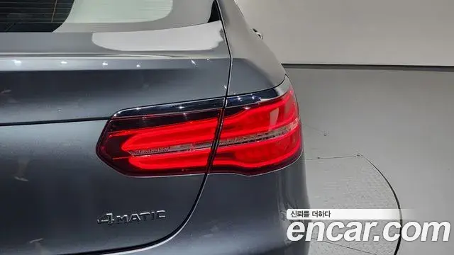 Mercedes-Benz GLC-Class 2019 — Şəkil 12/34