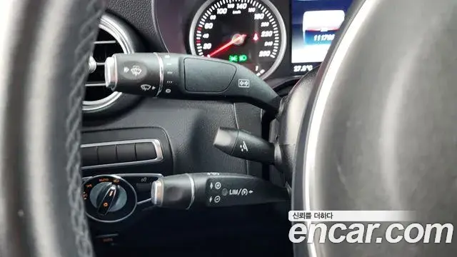 Mercedes-Benz GLC-Class 2019 — Şəkil 9/34