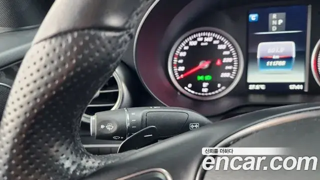 Mercedes-Benz GLC-Class 2019 — Şəkil 11/34