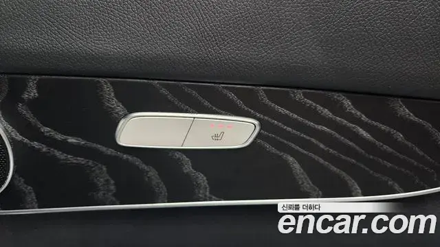 Mercedes-Benz GLC-Class 2019 — Şəkil 8/34
