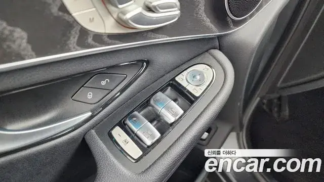 Mercedes-Benz GLC-Class 2019 — Şəkil 10/34
