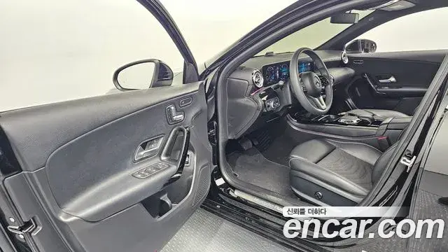 Mercedes-Benz A-Class 2020 — ფოტო 6/30