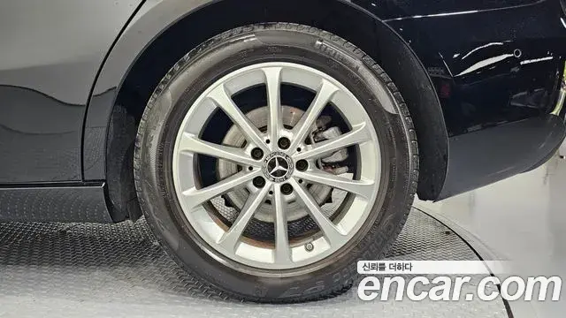 Mercedes-Benz A-Class 2020 — ფოტო 14/30
