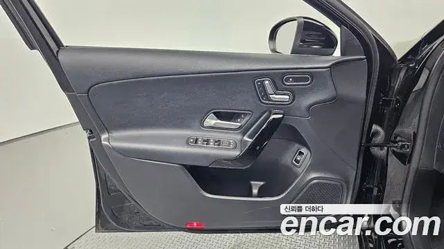 Mercedes-Benz A-Class 2020 — ფოტო 10/30