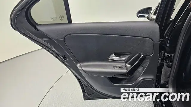 Mercedes-Benz A-Class 2020 — ფოტო 19/30