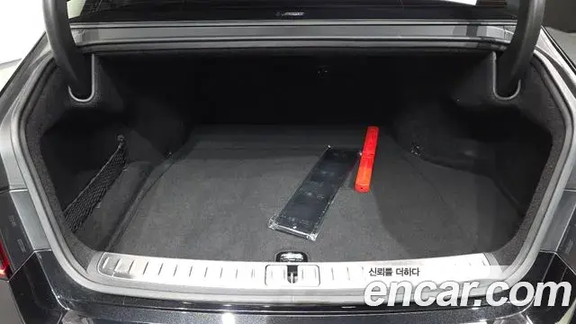 Genesis G90 2022 — Şəkil 37/38