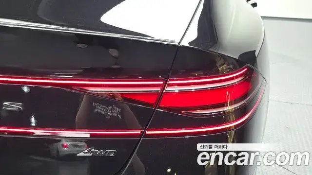 Genesis G90 2022 — Şəkil 36/38
