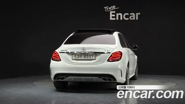 Mercedes-Benz C-Class 2018 — Photo 10/20