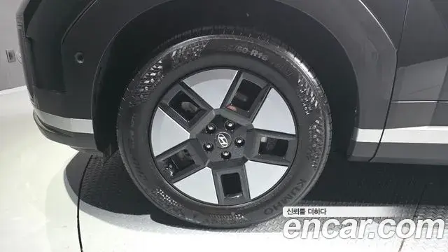 Hyundai Santa Fe 2024 — Photo 3/35