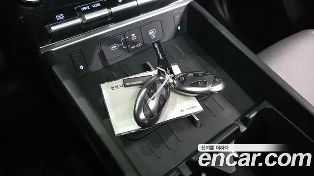 Hyundai Santa Fe 2024 — Photo 13/35