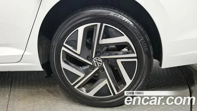Volkswagen Jetta 2024 — Şəkil 32/32