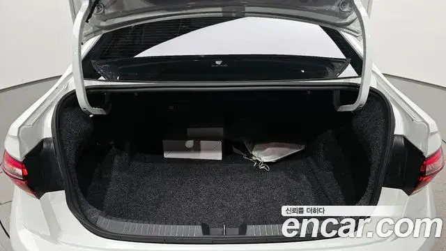 Volkswagen Jetta 2024 — Şəkil 14/32