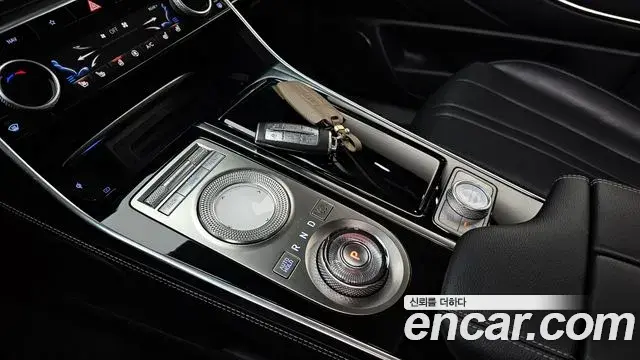 Genesis GV80 2020 — Şəkil 30/33