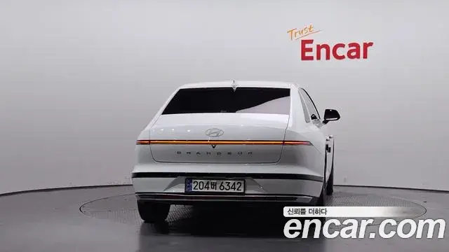 Hyundai Grandeur Hybrid 2024 — Photo 9/30