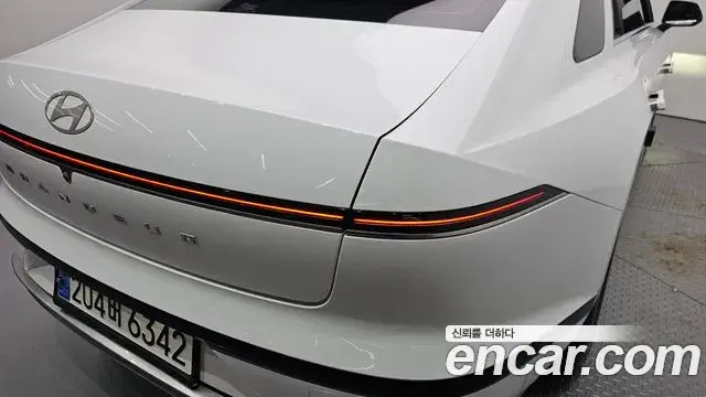 Hyundai Grandeur Hybrid 2024 — Photo 22/30