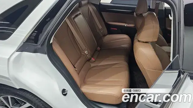 Hyundai Grandeur Hybrid 2024 — Photo 17/30
