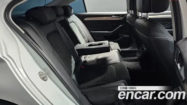 Volkswagen Passat GT 2022 — Şəkil 7/30