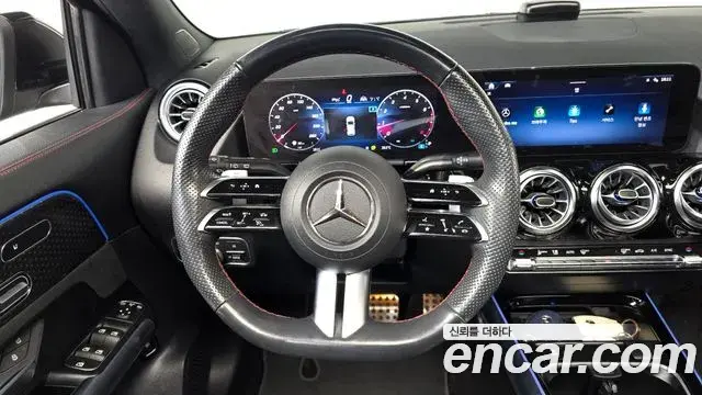 Mercedes-Benz GLA-Class 2024 — Фото 13/20