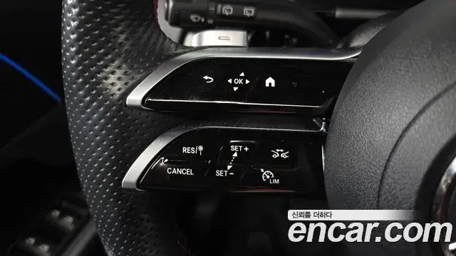 Mercedes-Benz GLA-Class 2024 — Фото 15/20