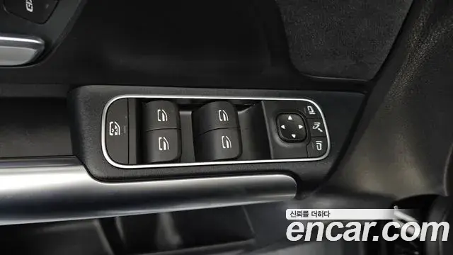 Mercedes-Benz GLA-Class 2024 — Photo 15/31